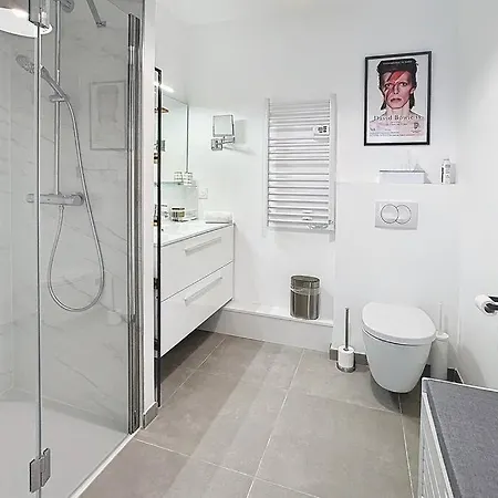 Le Victorien Yourhosthelper