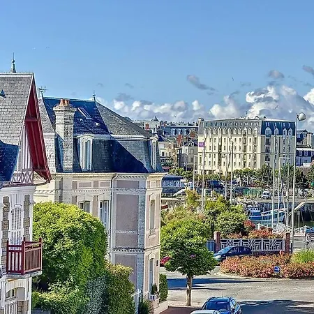 Le Victorien Yourhosthelper *