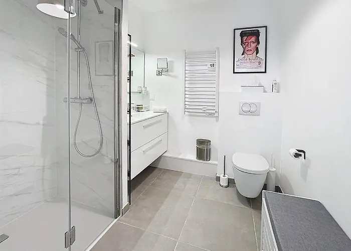 Le Victorien Yourhosthelper