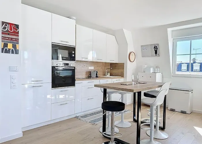 Le Victorien Yourhosthelper *